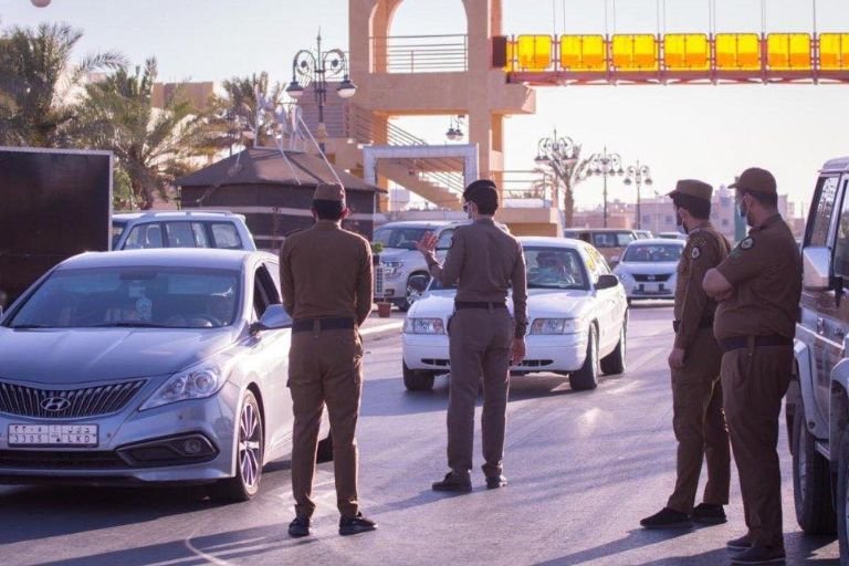 You are currently viewing Saudi officials detain 18,538 undocumented individuals in a week